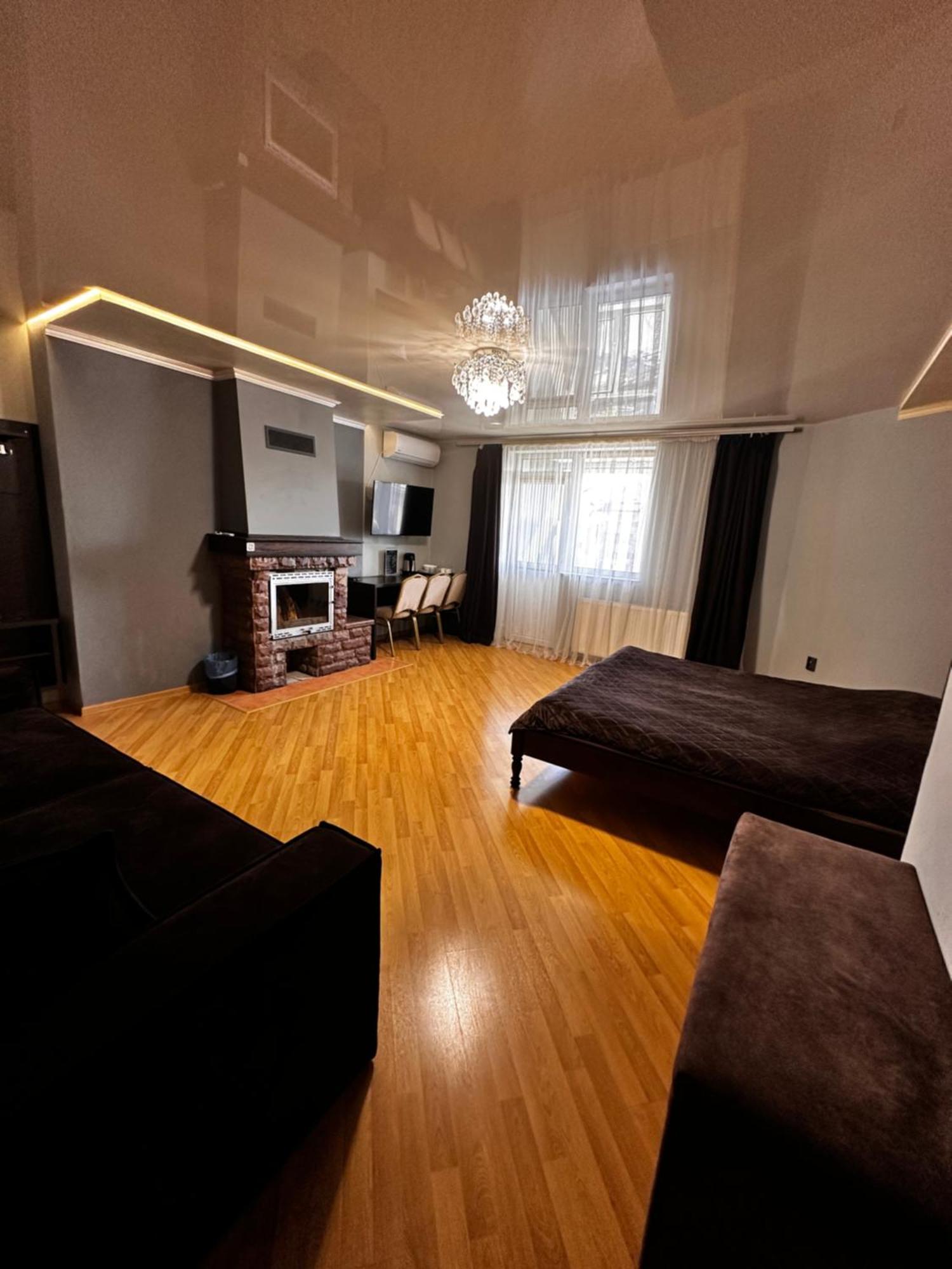 Like Hotel Kolomyia Exterior foto